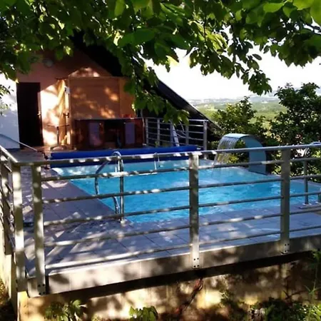 Pool & Sauna House Vakantiehuis