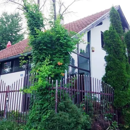 Pool & Sauna House Vakantiehuis